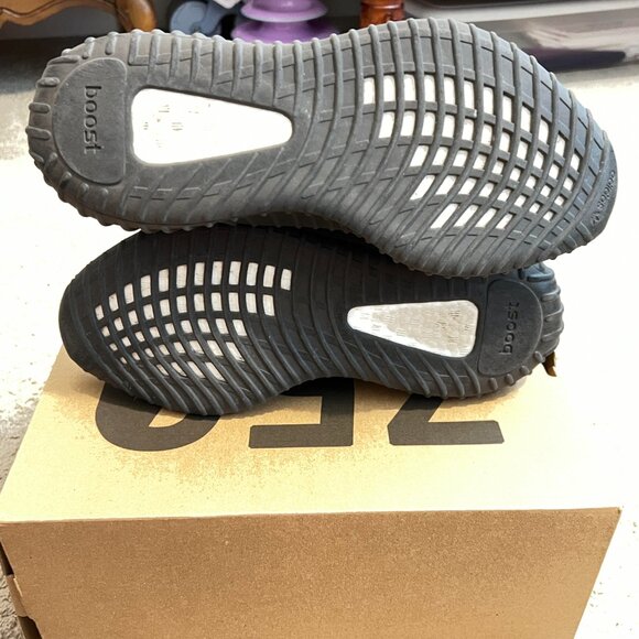 Authentic Adidas YEEZY Boost 350 V2 Dazzling Blue GY7164 Men's Sneakers Sz.10.5 - Picture 3 of 12